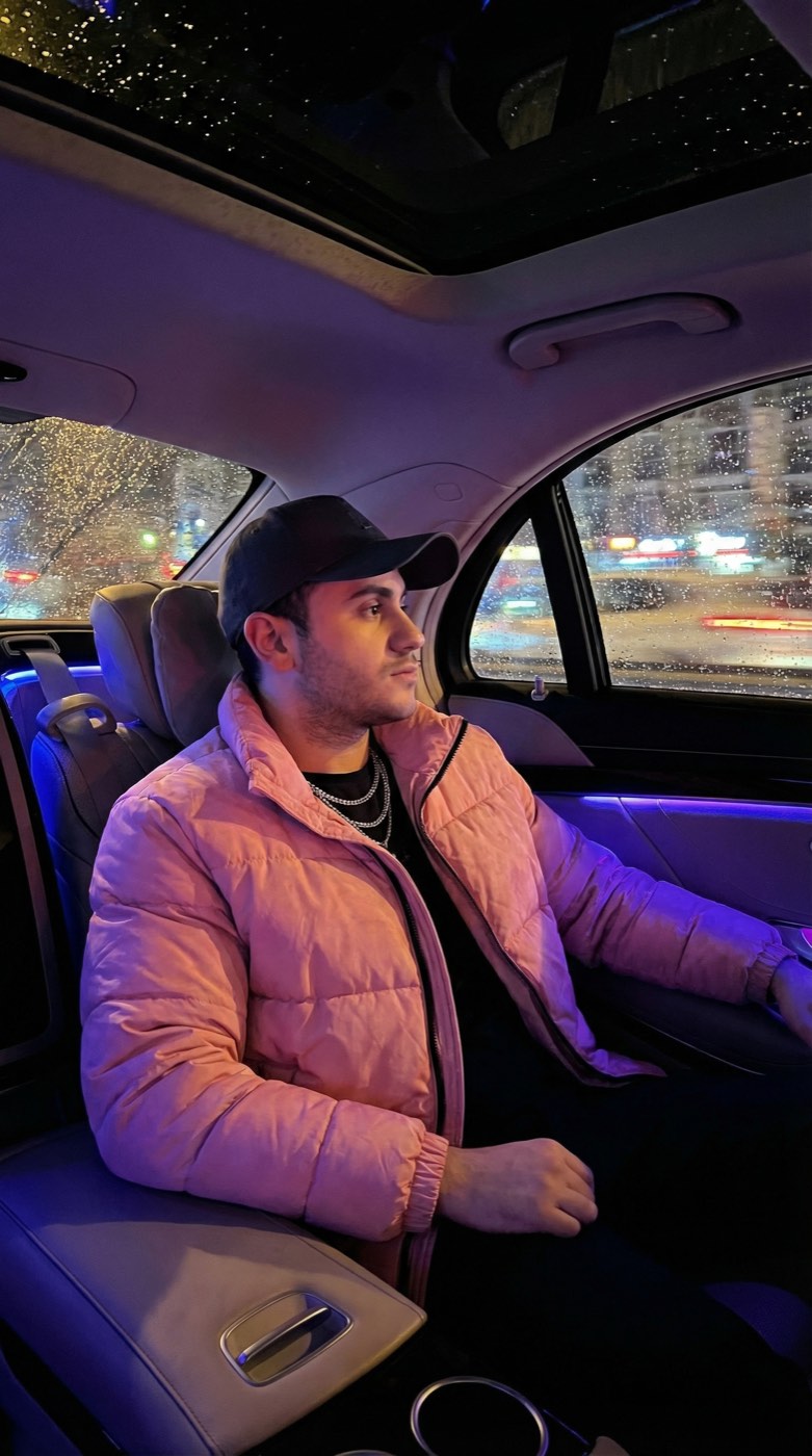 Luxury Car Backseat örnek görsel